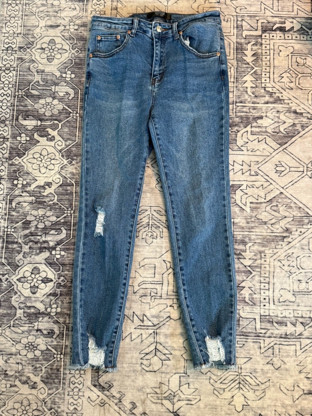 Monkey Ride Jeans size 9/29 women’s distressed ankle